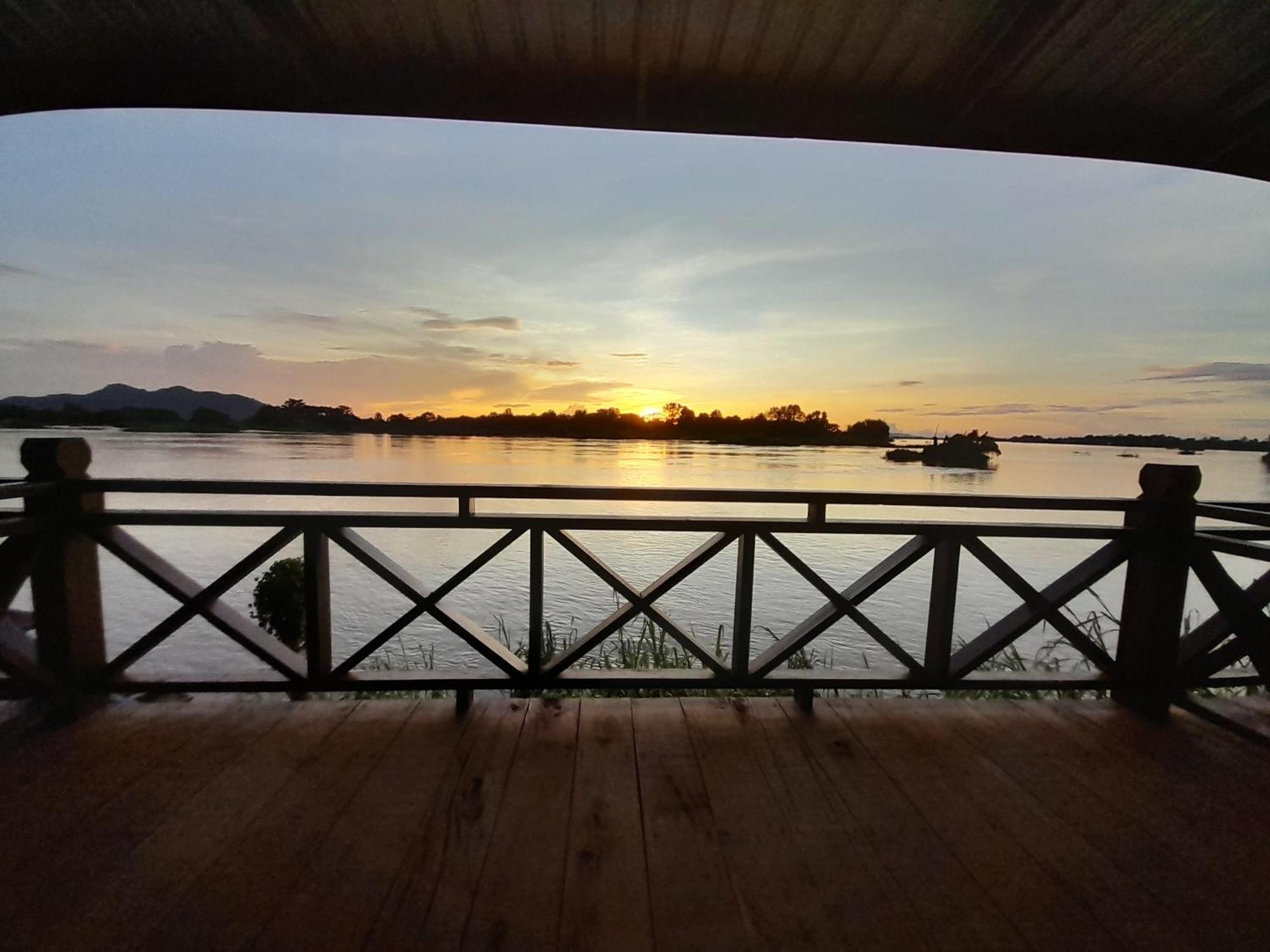 Dondet Vixay Sunset And River View Ban Dondét Exterior foto